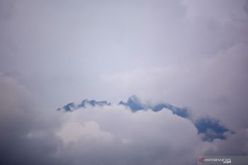 Status Gunung Raung Naik Waspada