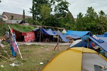 Ribuan pengungsi di Mamuju belum mau pulang