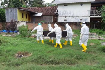 Kisah duka suami istri di Sumbawa Barat meninggal karena COVID-19