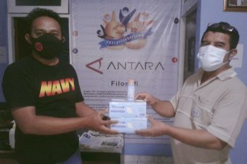 PWI NTT bagikan  APD untuk wartawan di Kupang