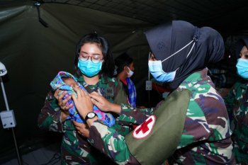 Rumah Sakit Lapangan TNI-AD lakukan operasi sesar pada warga korban gempa Sulbar