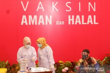 Warga Kepri berusia 60 tahun ke atas tetap divaksin