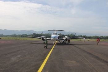 Pesawat mendarat perdana di  Bandara JB Soedirman