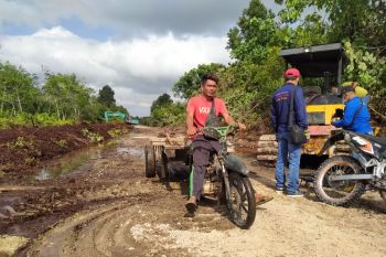 Dinas PU Meranti gesa pemeliharaan poros Desa Lukun - Sungai Tohor secara swakelola