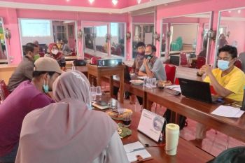 Anggota Komisi XI DPR minta aktivis lingkungan berdayakan masyarakat sekitar Way Kambas