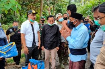 Gubernur NTB meninjau korban banjir Kuta dan Sekotong