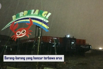 Video rumah warga dihantam tongkang