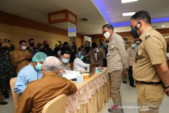 Gubernur canangkan vaksinasi COVID-19 kabupaten/kota se-Sulsel di Bantaeng