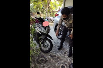 Bom molotov teror warga di Dompu, dua sepeda motor terbakar