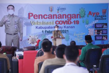 Adipati mulai pencanangan vaksinasi di Waykanan