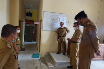Sekda Lampung Tengah sidak penerapan protokol kesehatan di Dinas Perdagangan
