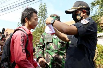 Pemerintah Cilacap sosialisasikan "Gerakan Jateng di Rumah Saja"