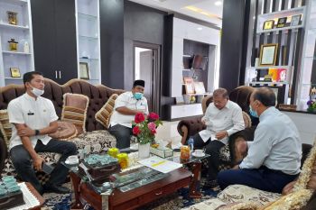 Kepala Daerah Padang Pariaman serahkan SPT PPh orang pribadi