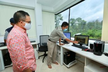 Erupsi Gunung Raung: Bupati Anas minta warga Banyuwangi tetap tenang dan waspada