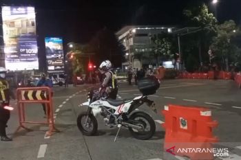 Jalan Mayjend Sungkono Surabaya ditetapkan sebagai kawasan tertib jaga jarak