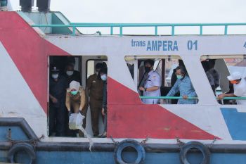 Ribuan benih ikan ditebar di Sungai Musi