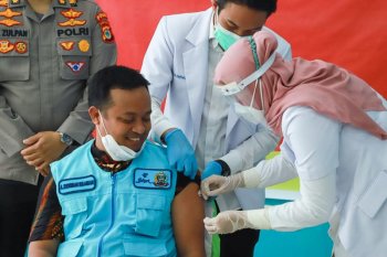 Vaksinasi COVID-19 ke daerah kepulauan di Sulsel terkendala cuaca ekstrem