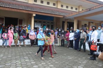 137 pengungsi Merapi di barak Purwobinangun dipulangkan