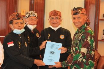 Panguyuban Pasundan silaturahim dengan Pangdam XVII/Cenderawasih
