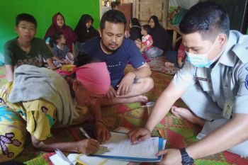 Jasa Raharja Solok serahkan santunan mahasiswa terlindas truk di Dharmasraya