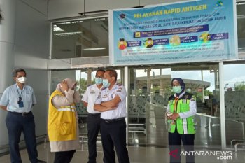 Penumpang pesawat Palu  batal terbang karena rapid antigen palsu