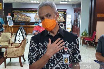Ganjar minta ASN edukasi publik dengan di rumah saja saat libur