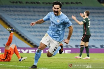 Pep Guardiola puas Gundogan buktikan bisa mainkan peran "false nine"