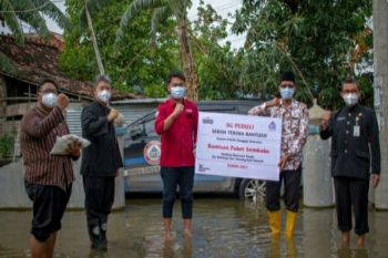 Semen Gresik beri bantuan kepada korban banjir Demak