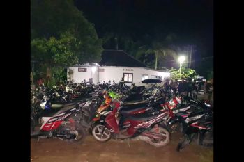 Puluhan motor pebalap liar di Jalan Raya Sade Loteng disita polisi