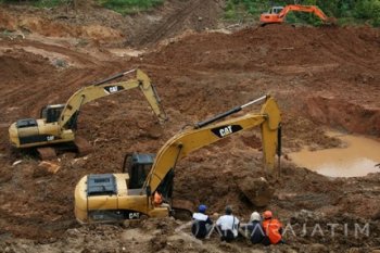 Dua warga Ngetos-Nganjuk korban longsor ditemukan meninggal