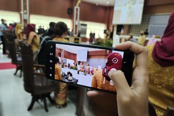 DPRD Bandarlampung beri penghargaan kepada Wali Kota sebagai Bapak Pembangunan