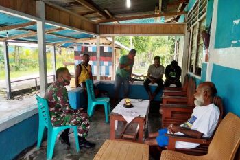 Babinsa Koramil Warbah ajak warga taati protokol kesehatan