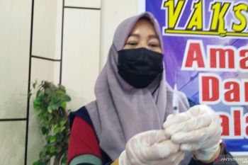 Solok Selatan targetkan vaksinasi COVID-19 terhadap Nakes selesai Sabtu (20/2)