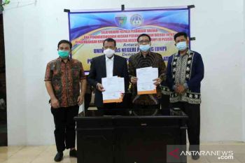 Rektor UNP tandatangani NPHD pengembangan kampus UNP di Pessel