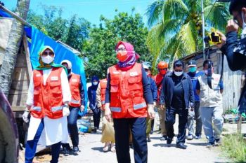 PMI Sulbar serahkan bantuan kebutuhan pengungsi korban gempa di Majene