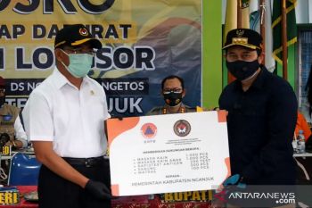 Menko PMK sepakat relokasi korban longsor di Nganjuk