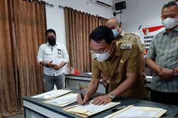 Bupati Sigi minta kades dan camat motivasi warga bayar pajak
