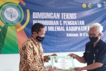 Distapang Kebumen mengapresiasi Polbangtan YoMa menumbuhkan petani milenial