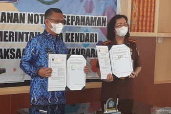 Pemkot-Kajari Kendari teken kerja sama di bidang hukum