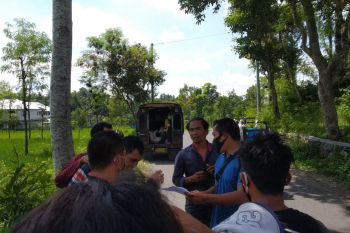Seorang pria diringkus polisi saat jual sabu di Jalan Desa Janapria