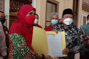 Eva Dwiana-Deddy Amarullah ditetapkan  KPU Bandarlampung jadi wali kota dan wakil wali kota terpilih