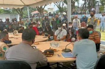 Masyarakat Sulbar pertanyakan pengelolaan bantuan gempa