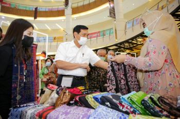 Kita harus bangga gunakan produk dalam negeri, kata Luhut