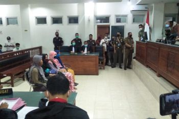 Tok...tok...tok...penangguhan penahanan empat emak-emak di Lombok Tengah dikabulkan