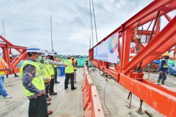 WIKA sukses lakukan "topping off" jembatan utama Aksesibilitas Bandara Soetta