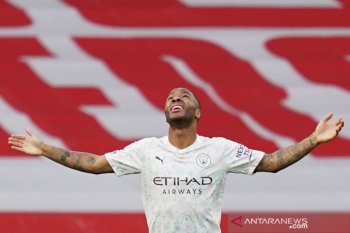 Pep Guardiola sanjung penampilan Sterling di final Piala Liga