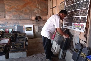 Ini penyebab meningkatnya pemesanan batu nisan di Padang