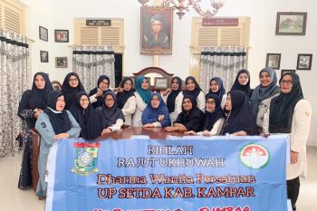 DWP Setdakab Kampar lakukan rihlah rajut ukhuwah di Ranah Minang