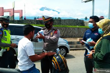 Brayy Community dan Satgas COVID-19 gebrak seribu masker di Solok Selatan