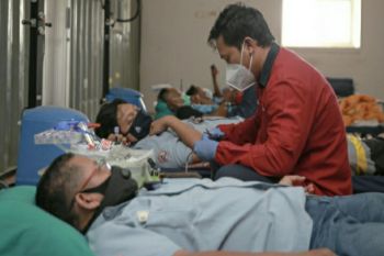 Semen Gresik sumbang 108 kantung darah ke PMI